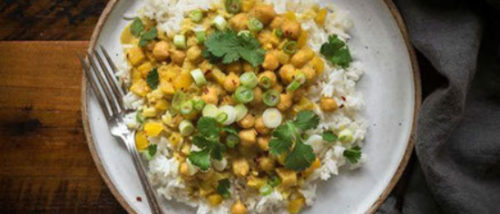 Cari de pois chiches avec mangue et lait de coco